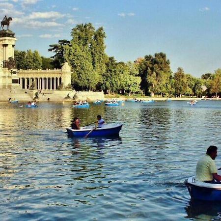 Por Los Pasos De Goya, Parque Retiro Мадрид Экстерьер фото