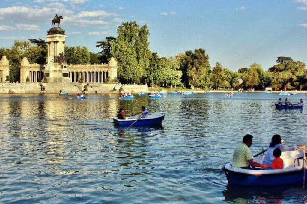 Por Los Pasos De Goya, Parque Retiro Мадрид Экстерьер фото